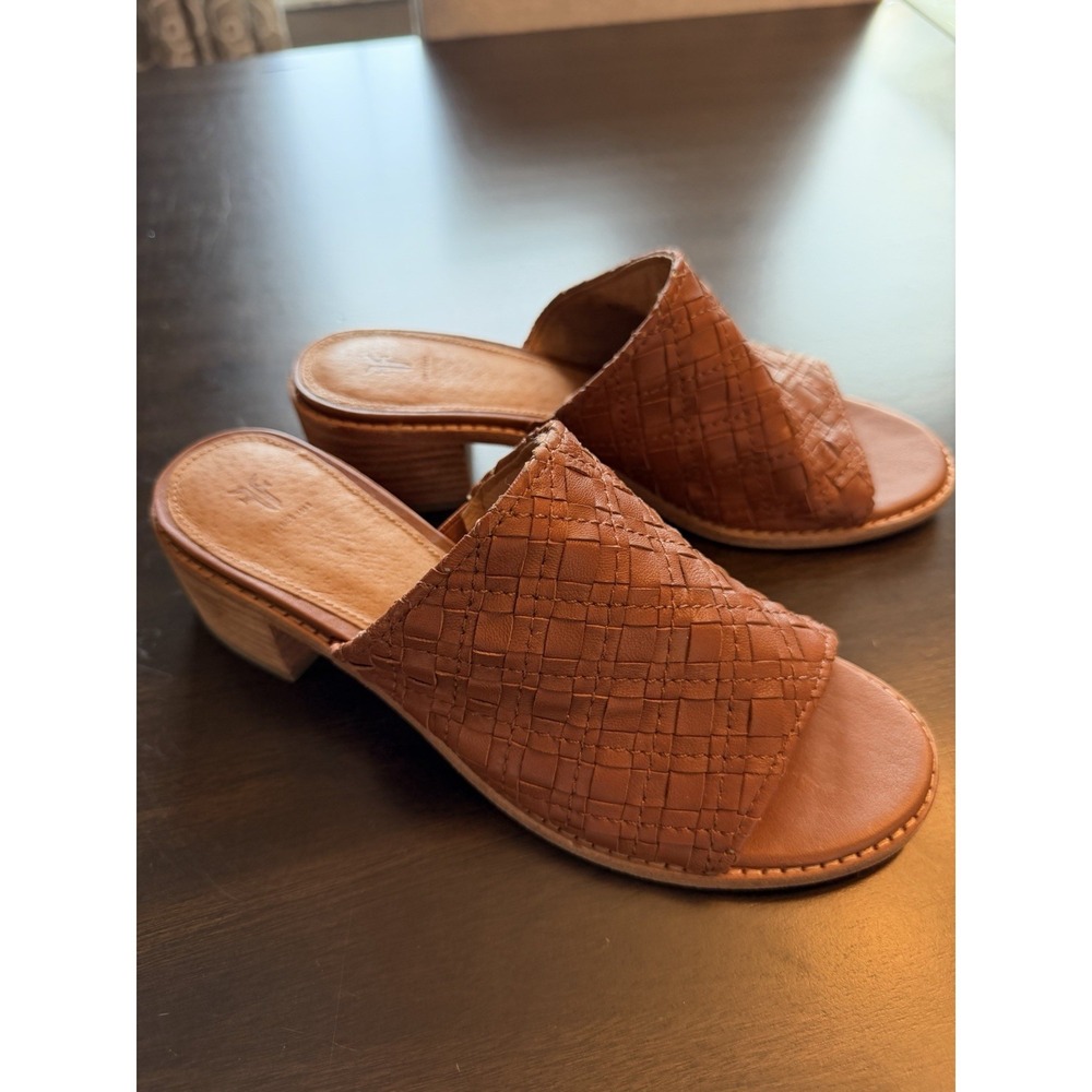 Frye Women's Cindy Woven Leather Block Heel Sandals Mule 7.5 New
